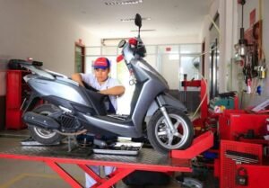 India Electric Two-Wheeler Servicing Market Size & Forecast 2026–2033